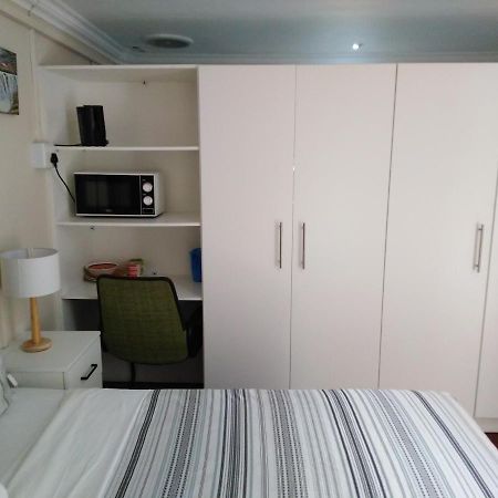 The Monument Guesthouse Порт-Элизабет Экстерьер фото